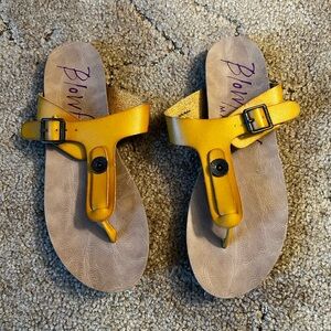 Blowfish Malibu Women's Yellow Toe-Loop Sandals